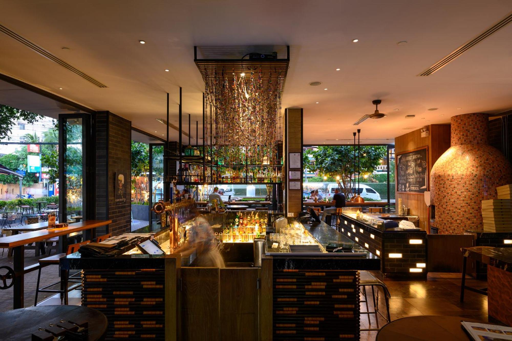 Hotel Indigo Phuket Patong By Ihg Eksteriør billede Interior of the restaurant