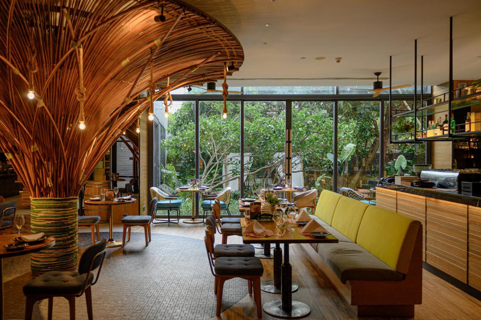 Hotel Indigo Phuket Patong By Ihg Eksteriør billede Restaurant interior